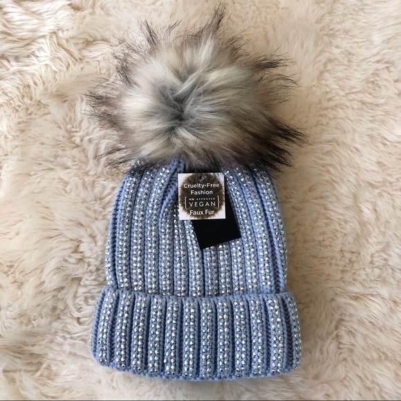 D&Y Accessories - 🆕NWT D&Y David & Young Winter Beanie Hat Icy Blue